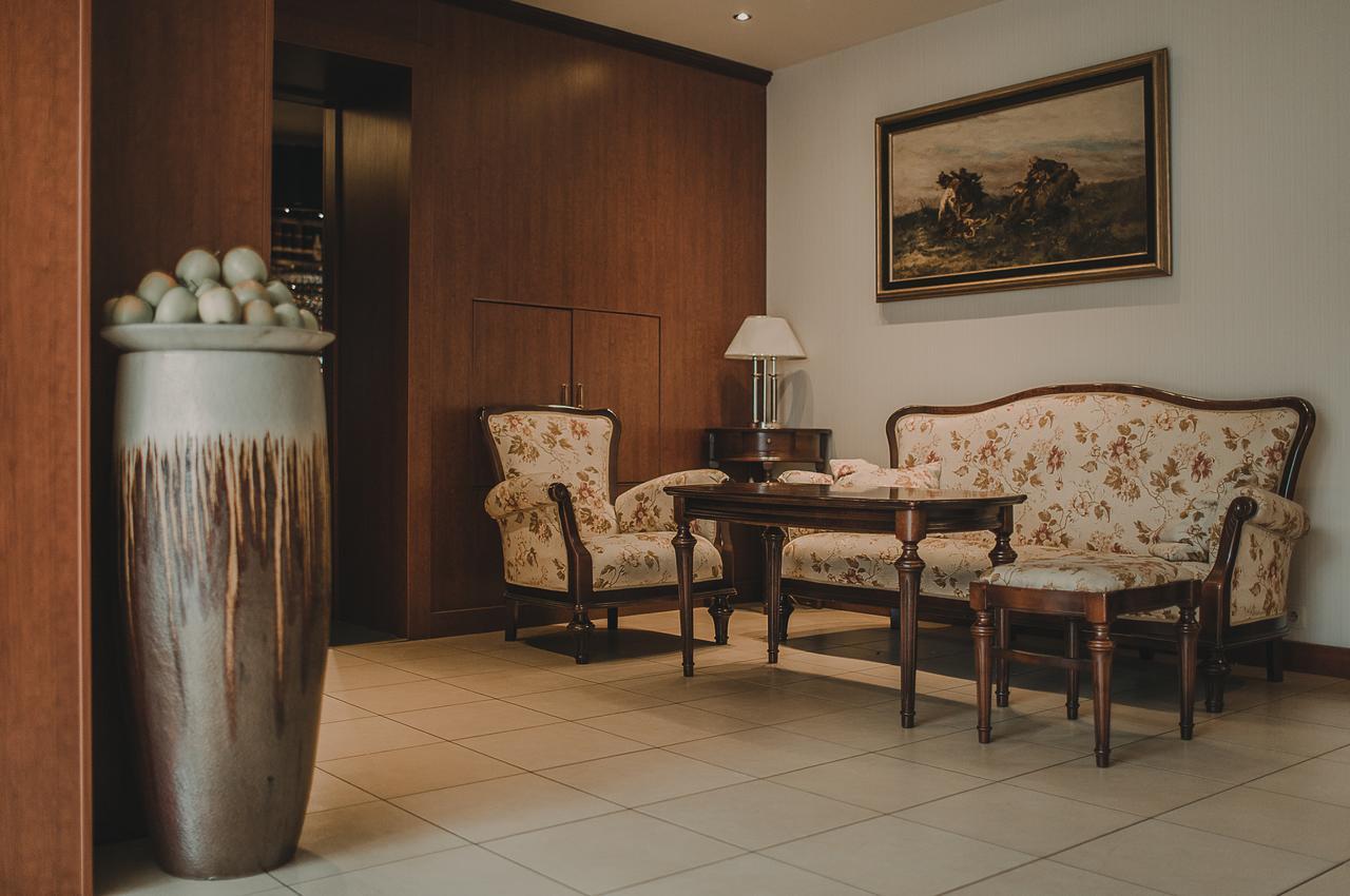 Hotel Restaurant Boss Miloslaw Ngoại thất bức ảnh